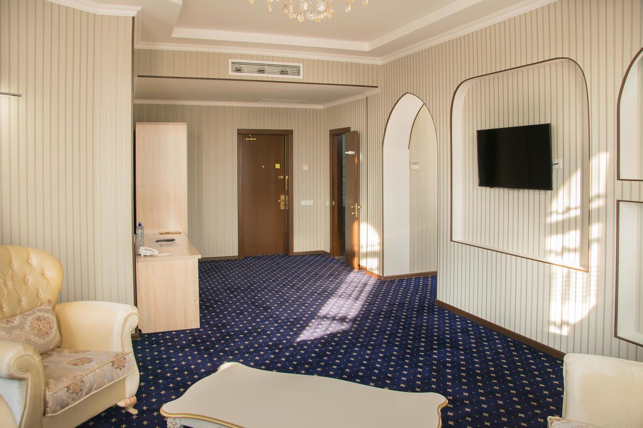 Turkistan Hotel Khanaka מראה חיצוני תמונה