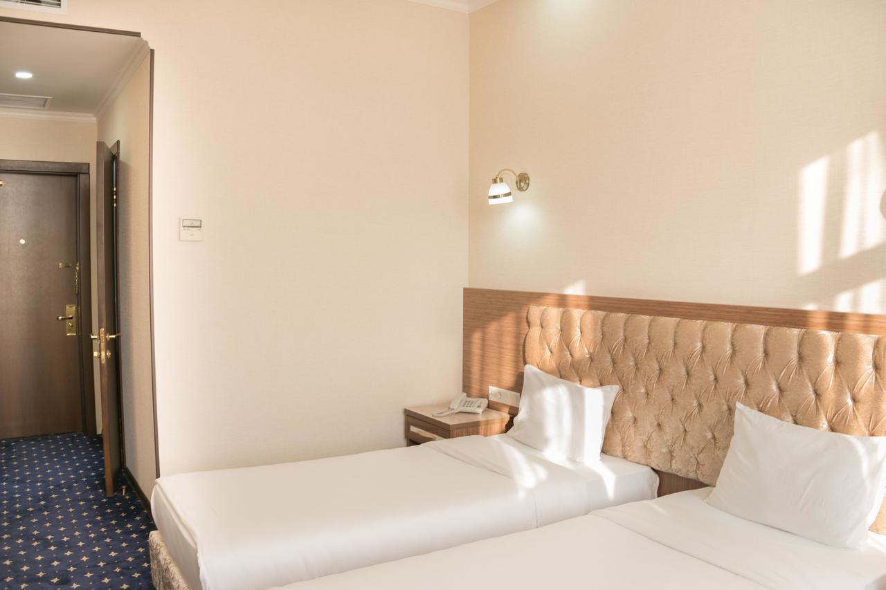 Turkistan Hotel Khanaka מראה חיצוני תמונה