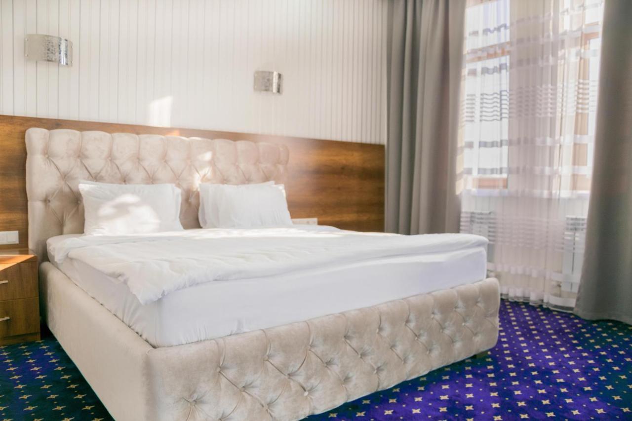 Turkistan Hotel Khanaka מראה חיצוני תמונה